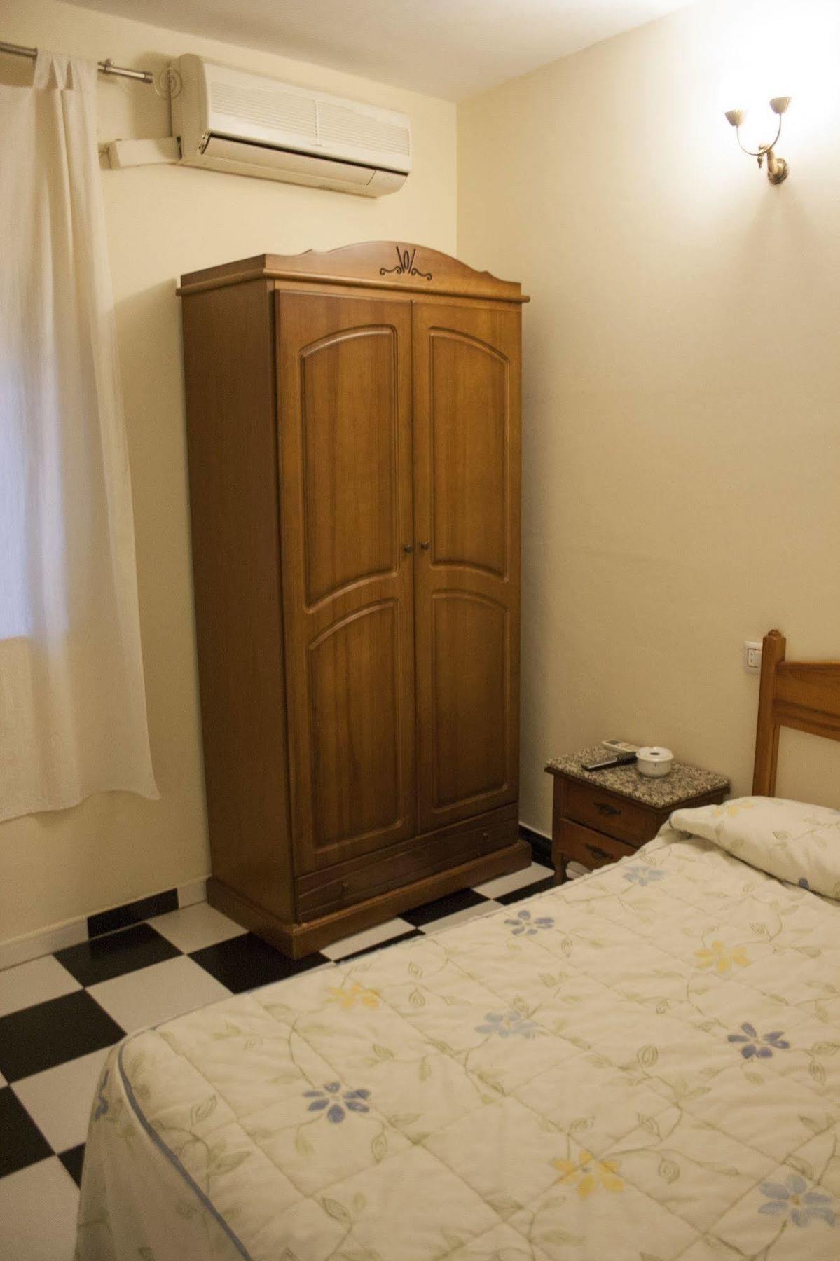 Hostal El Emigrante Dos Hermanas Eksteriør billede