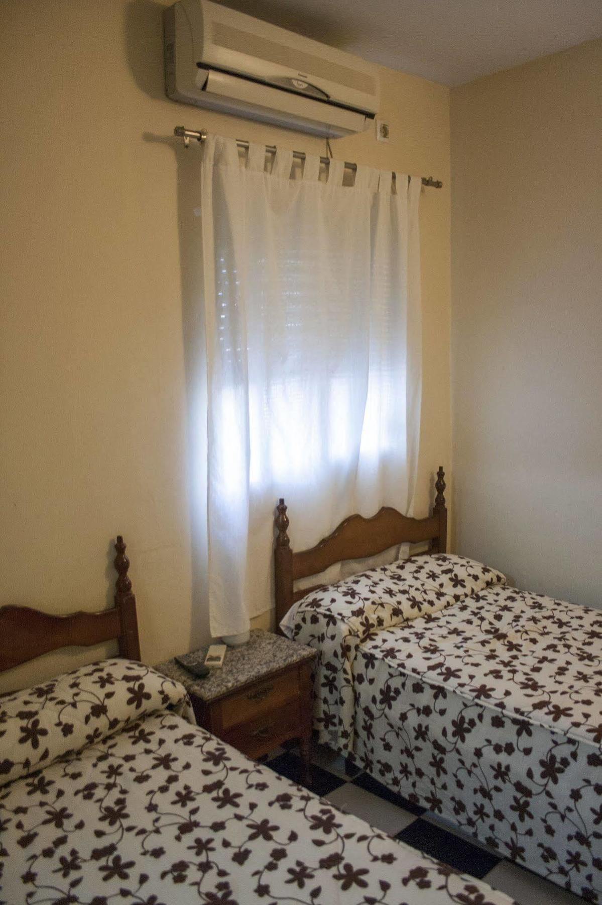 Hostal El Emigrante Dos Hermanas Eksteriør billede